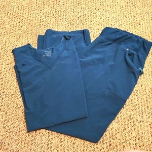 Cherokee IFlex Scrub Set